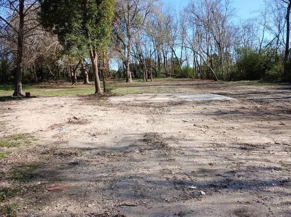 8019 Bellwood Dr, Hitchcock, TX 77563