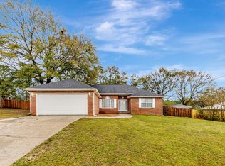 202 Villacrest Dr, Crestview, FL 32536