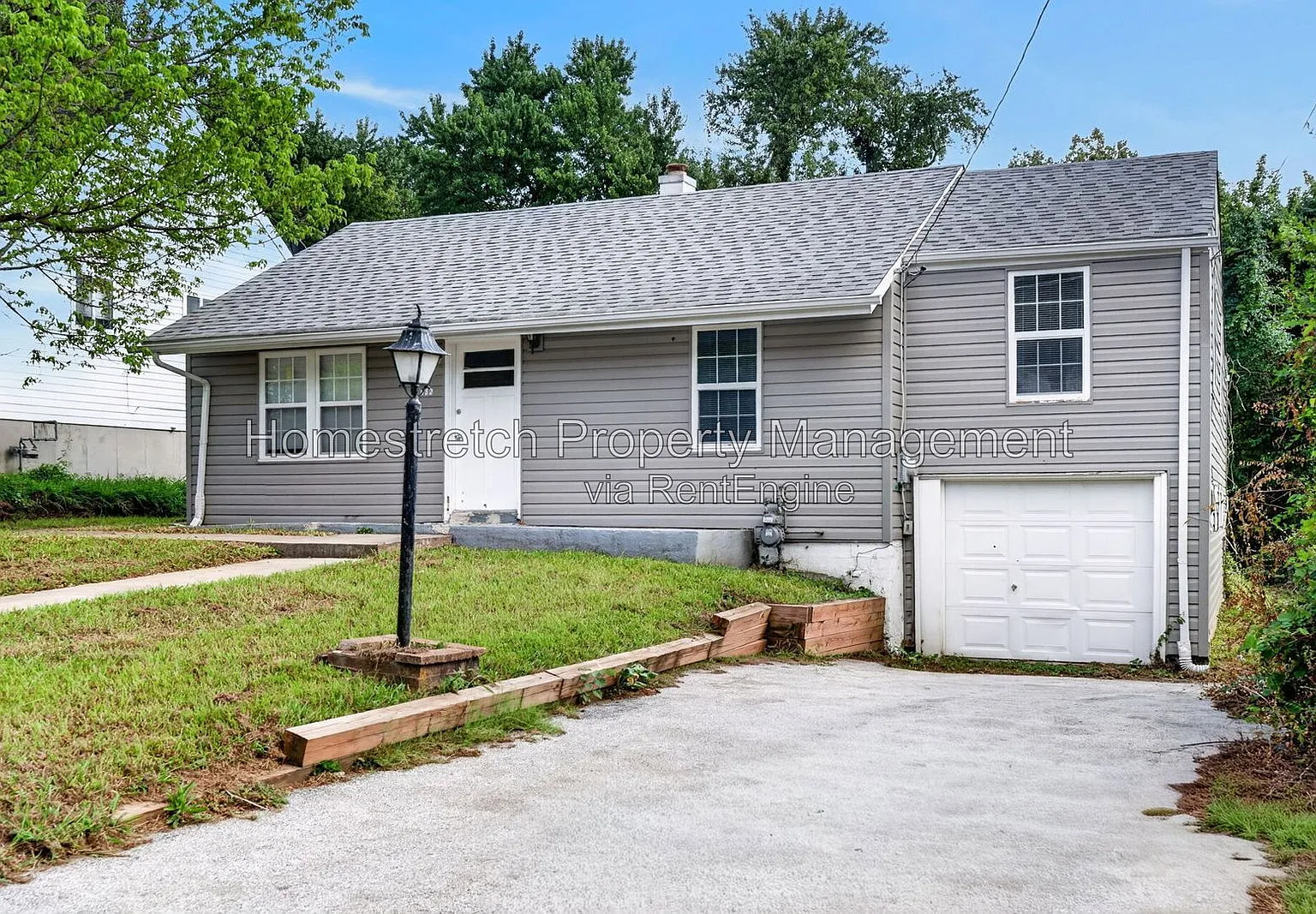 3 bed, 1.0 bath, 1260 sqft, $1,500 — Photo 3