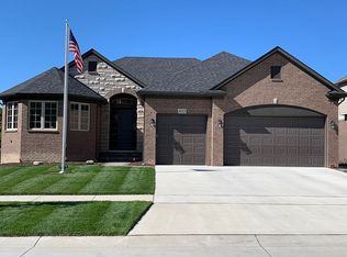 46315 Terrace Dr, Shelby Township, MI 48317