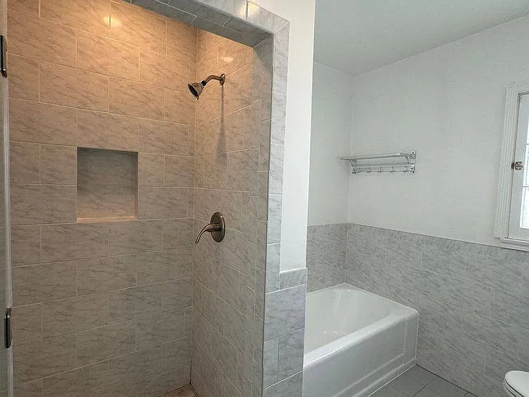 354 S Reeves Dr #B — Photo 15