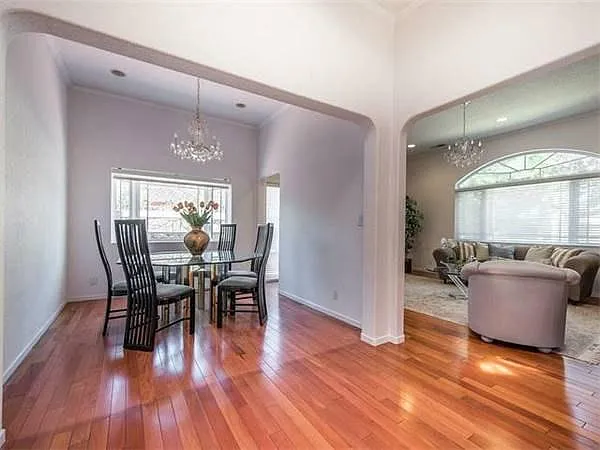 830 Seale Ave — Photo 3