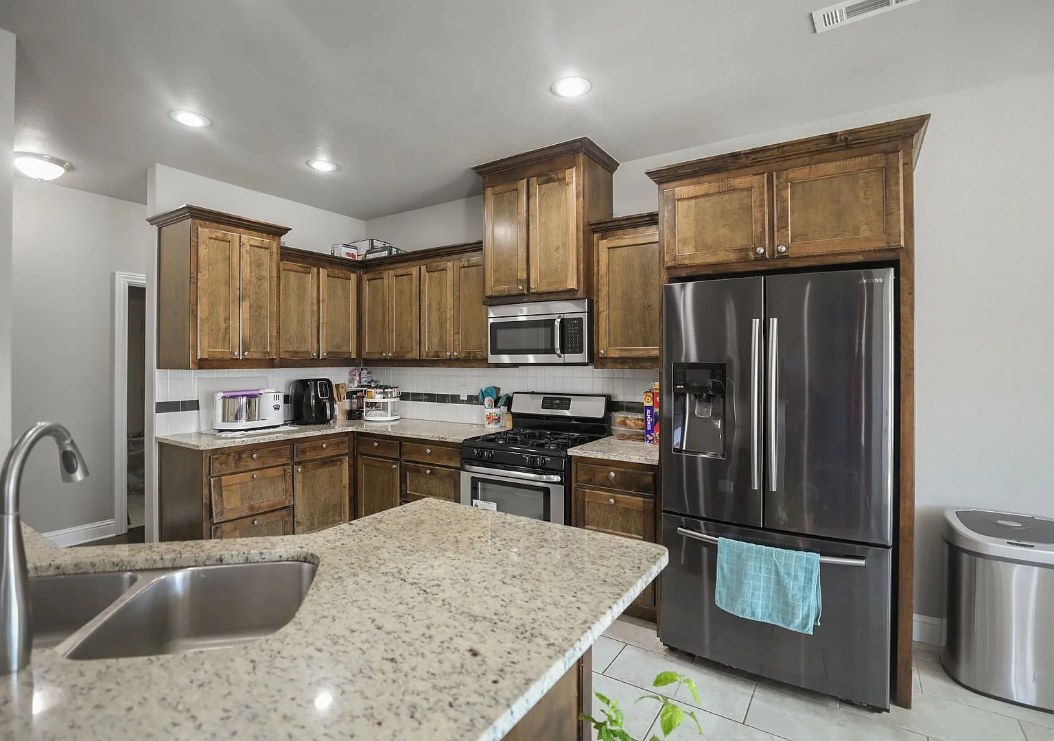 4 Bed 3 Bath Home Perfect for Entertaining — Photo 1