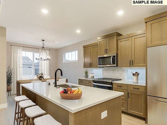 3rd image of 6597 SE Kinnaman St