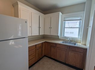 60 W Central St APT 3, Franklin, MA 02038