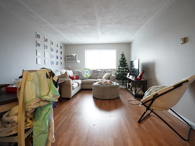 12 Cottage Ct #2 — Photo 2