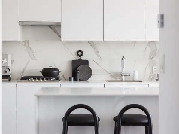 3888 Evergreen Pl #606, Burnaby, BC V3J 0M3