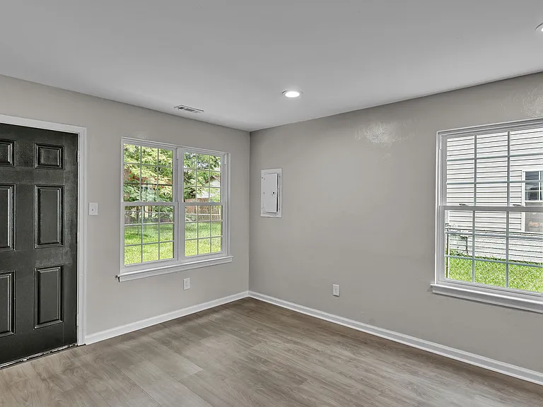 1108 Carver Ave — Photo 12