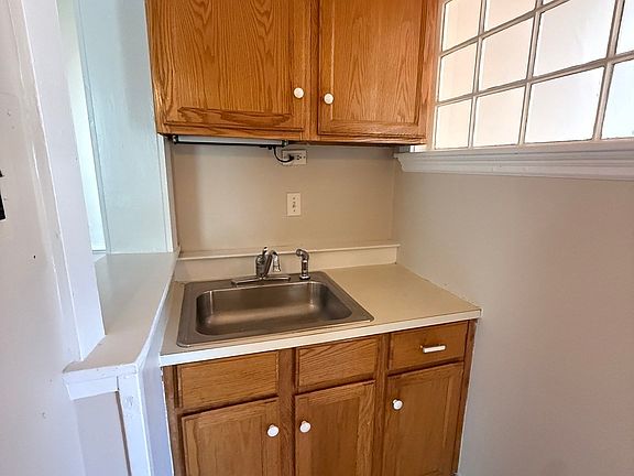 4th image of 21 State St APT 5