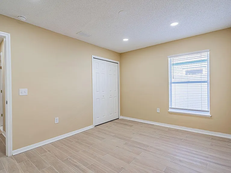 11318 Carabelee Cir — Photo 25