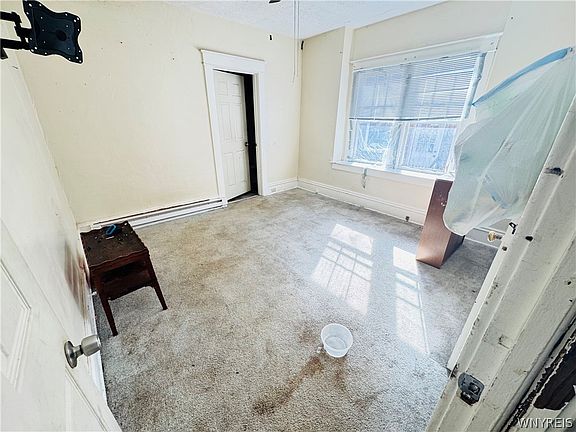 5th image of 52 Liberty St