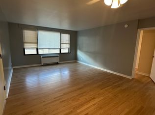 6216 N Whipple St APT 3E, Chicago, IL 60659