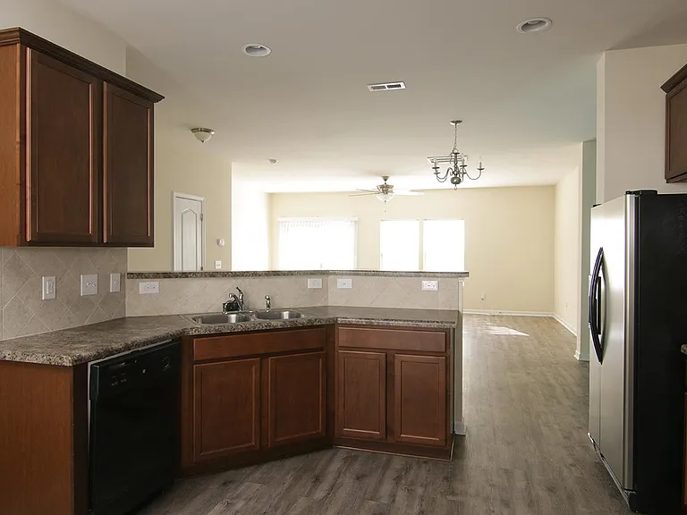 705 Keystone Park Dr #84 — Photo 5