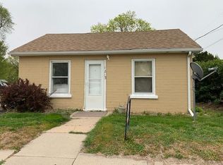 1213 N Cherry St, Grand Island, NE 68801