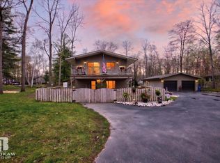 3596 E Jane Dr, Midland, MI 48642