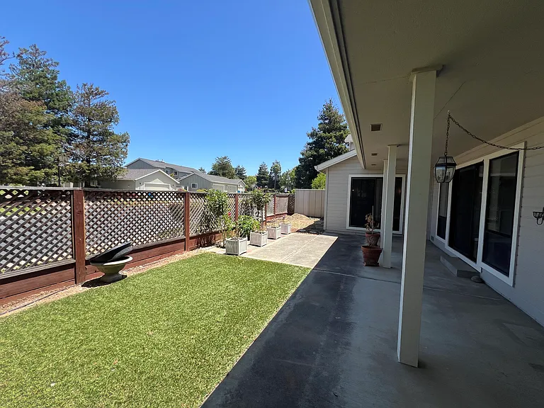 660 Helen Dr — Photo 29