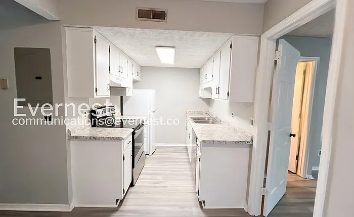 2 bed, 2.0 bath, 629 sqft, $1,145 — Photo 2