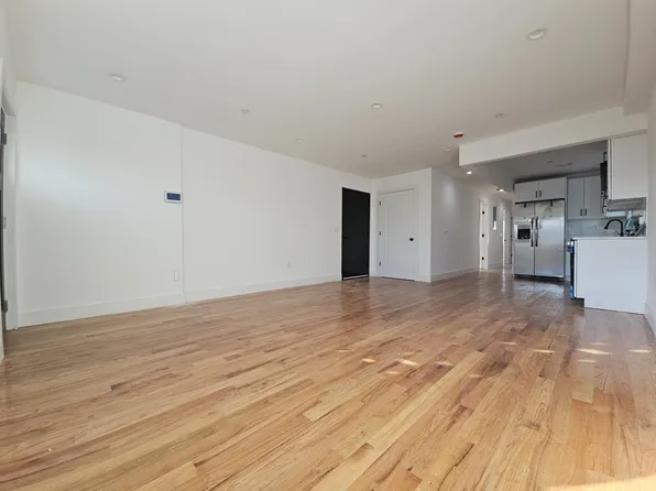 69-52 Hessler Avenue image 4 of 9