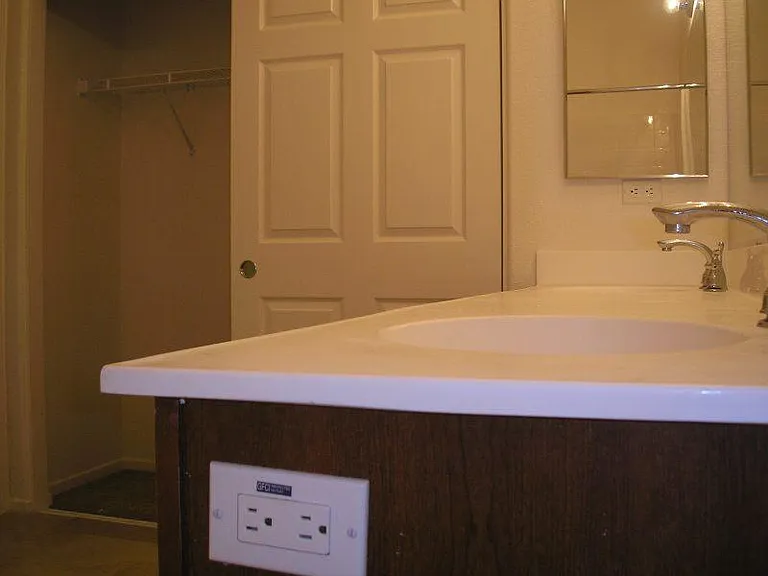 315 Dolphin Ln — Photo 5
