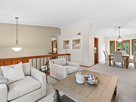 4th image of 10465 Olympic Cir