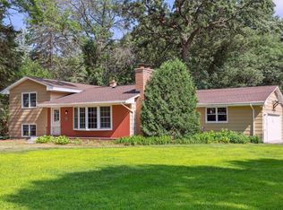 831 Tanglewood Dr, Shoreview, MN 55126