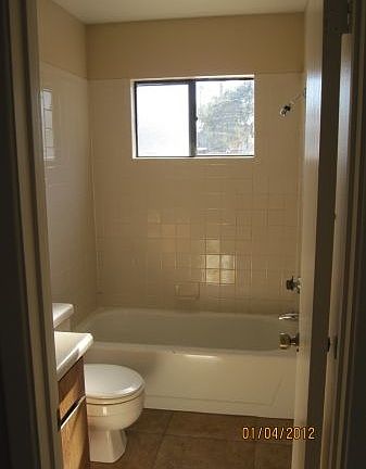 4th image of 2402 W Hazelwood St APT 3