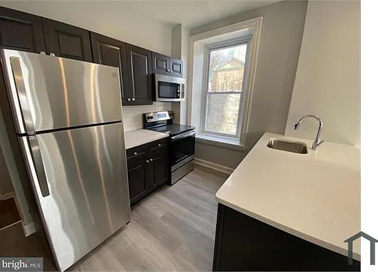 1 bed, 3584 sqft, $1,100 — Photo 2