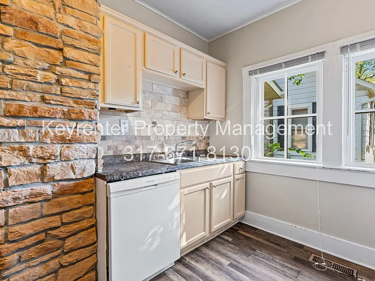 1427 Wayne St #B — Photo 9