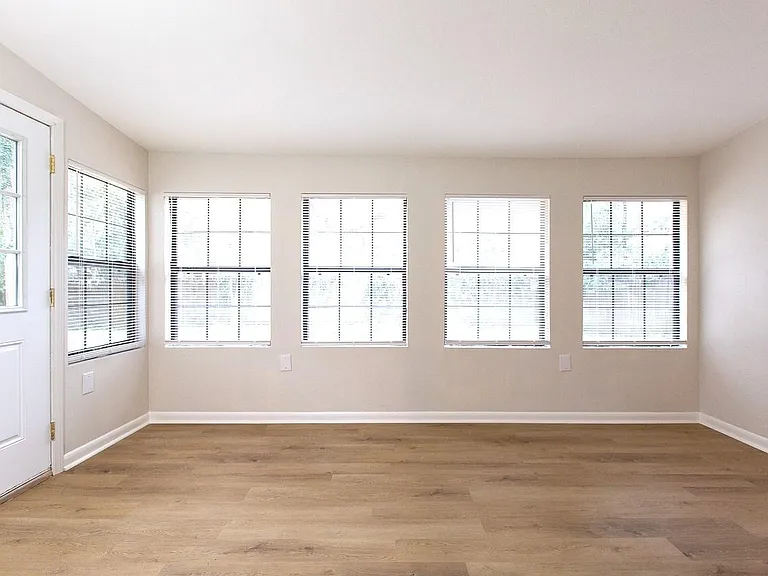 2403 Banyan Dr — Photo 12
