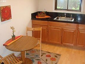 4th image of 121 NE 117th Ave