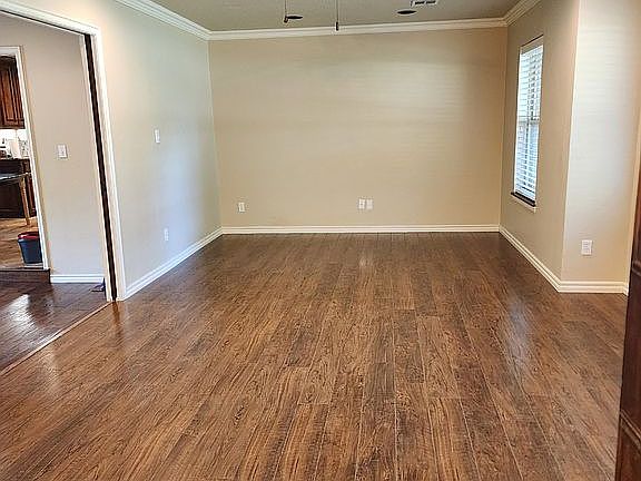 Living/Dining area