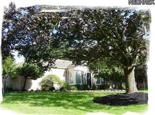 1767 Horseshoe Blvd, Westlake, OH