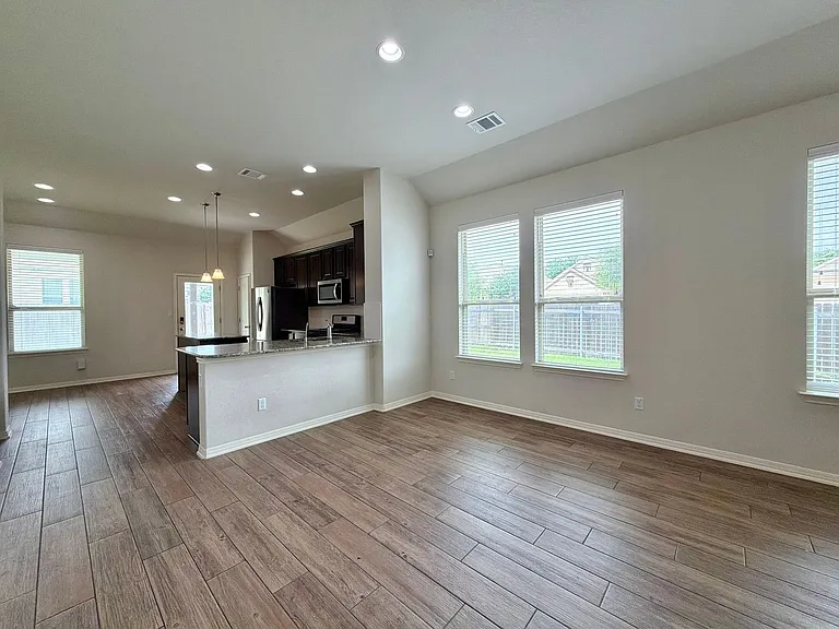877 Centerra Hills Cir — Photo 9