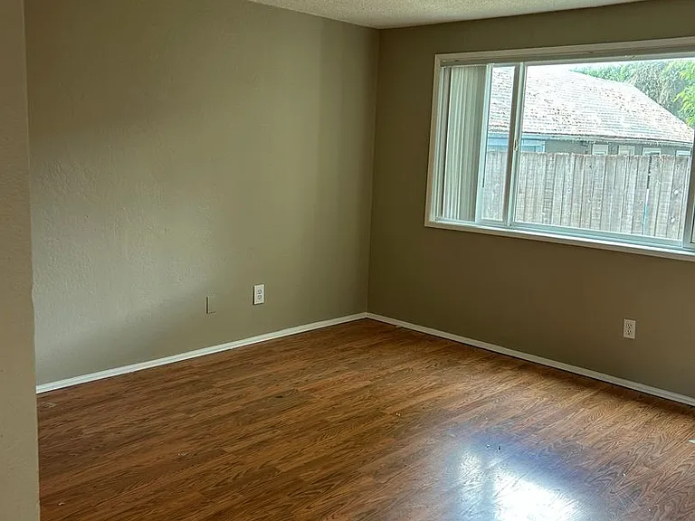 730 5th Ave SE #2 — Photo 5