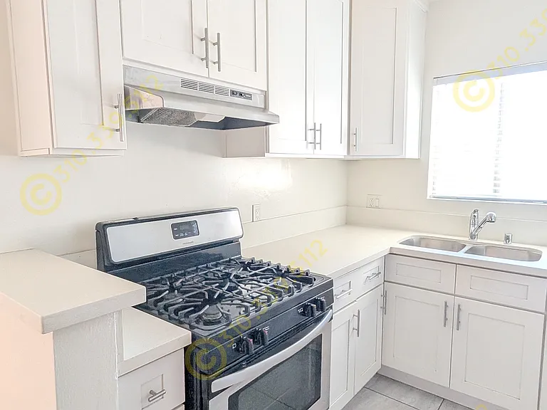 3302 Cardiff Ave #6 — Photo 11