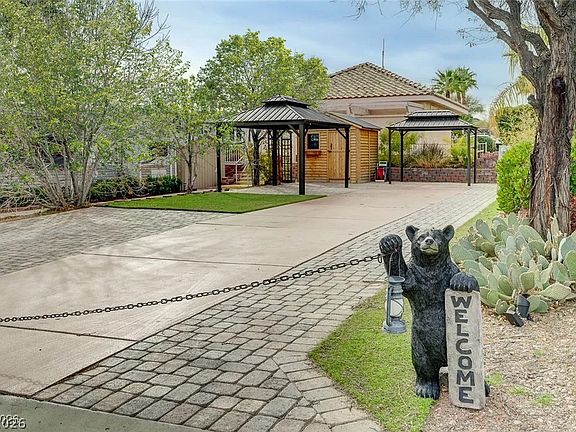 3rd image of 866 Sparrow Way