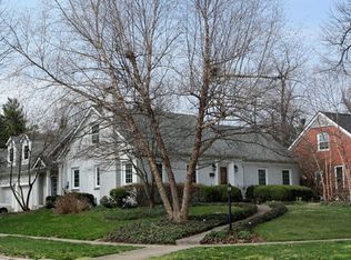 1096 Cooper Dr, Lexington, KY 40502