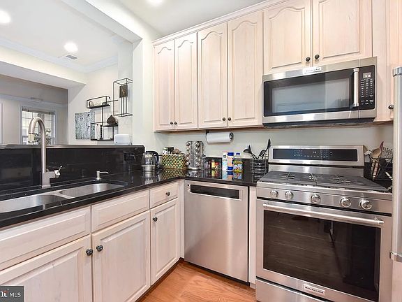 2nd image of 2330 14th St N APT 305
