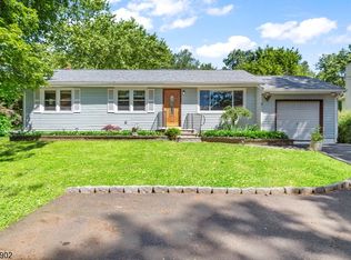 426 Valley Rd, Gillette, NJ 07933