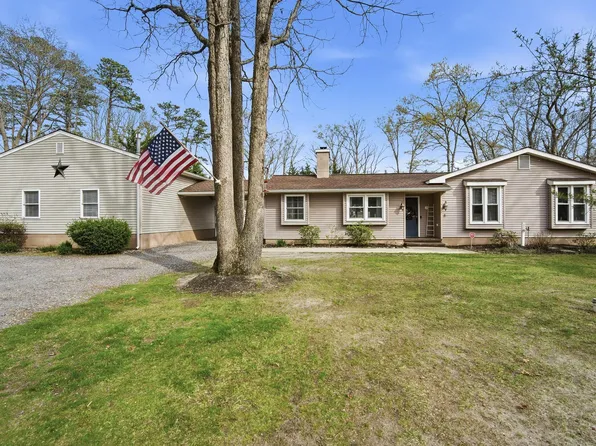 8 Taft Ln, Egg Harbor Township, NJ 08234