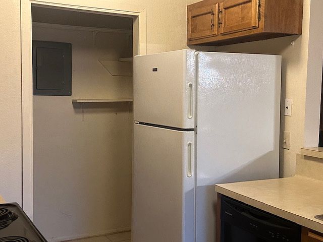 2nd image of 8019 Summa Ave