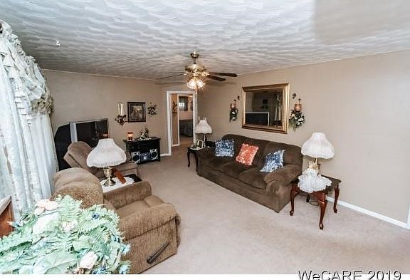 3rd image of 2408 Lost Creek Blvd