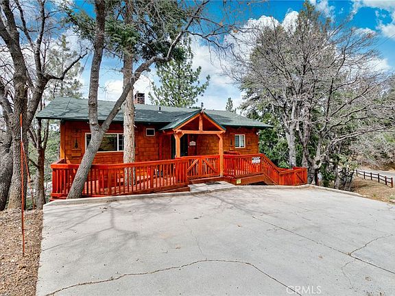 3rd image of 43897 Yosemite Dr