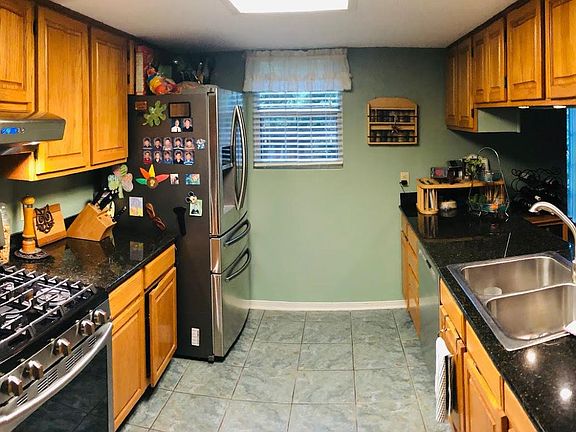 3rd image of 4513 Baybrook Dr