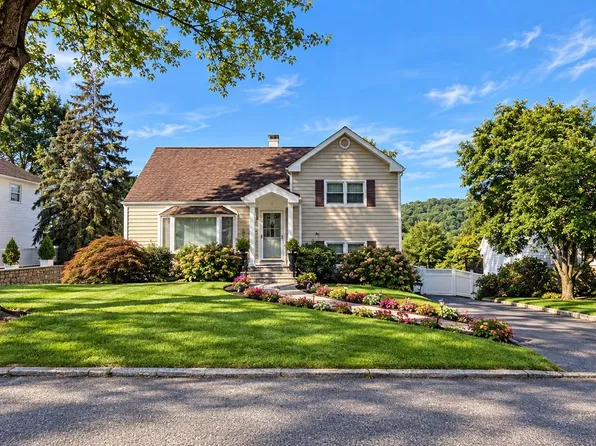 173 Pembrook Drive, Yonkers, NY 10710