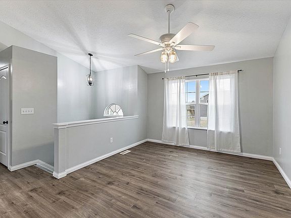 2nd image of 1164 Gemstone Pointe Dr