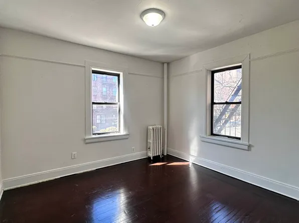 86-05 Forest Parkway image 1 of 4