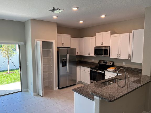 4th image of 9607 Mulberry Marsh Ln