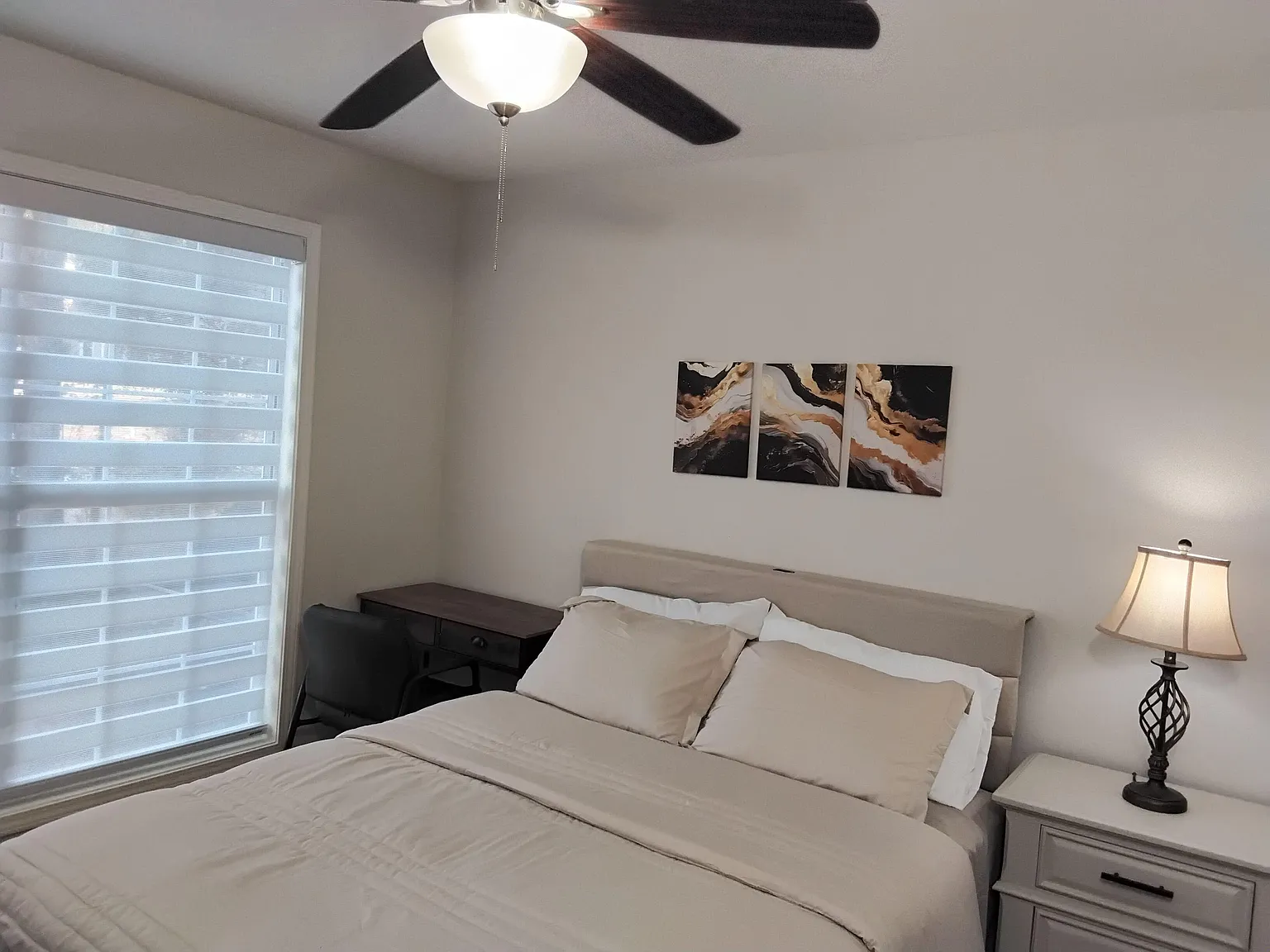 4 bed, 4.0 bath, 1526 sqft, $992 — Photo 1