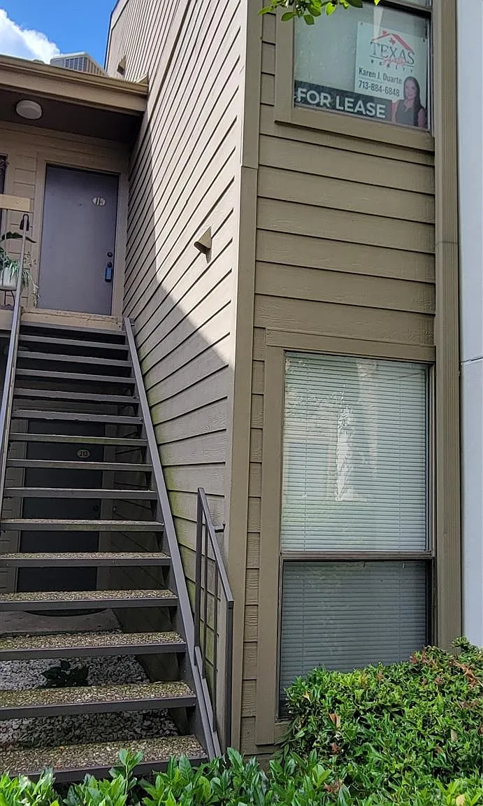 1 bed, 1.0 bath, 784 sqft, $980 — Photo 1